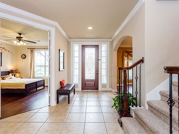 3rd image of 1919 Cambria Ln