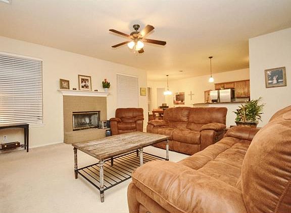 5th image of 101 Oak Hollow Ln