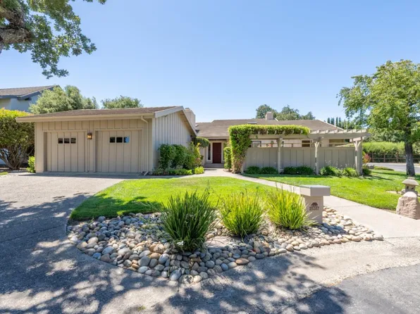 25387 Markham Ln, Salinas, CA 93908