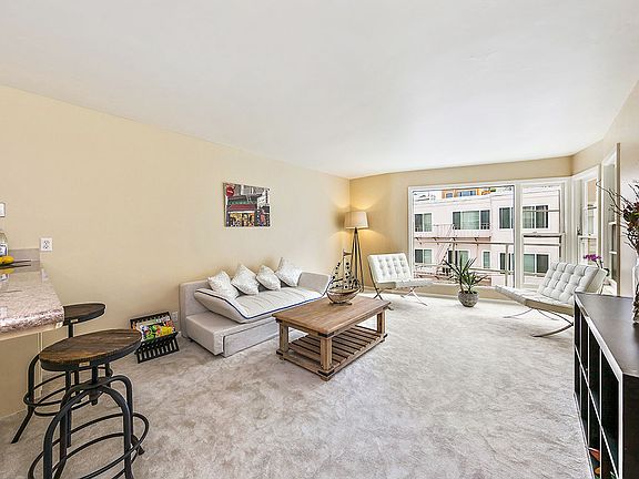 4th image of 1250 Clay St APT 204