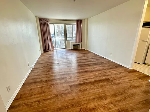 100 York St Photo 1