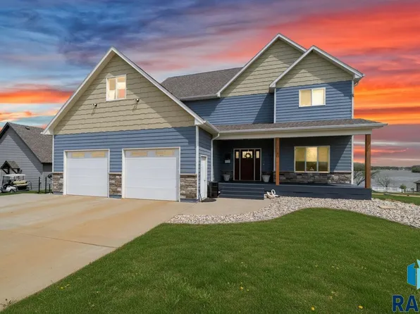 101 Lakeview Dr, Hurley, SD 57036