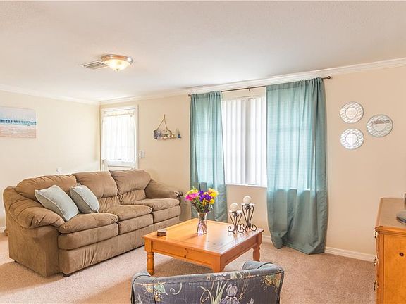 5th image of 4037 Iola Dr