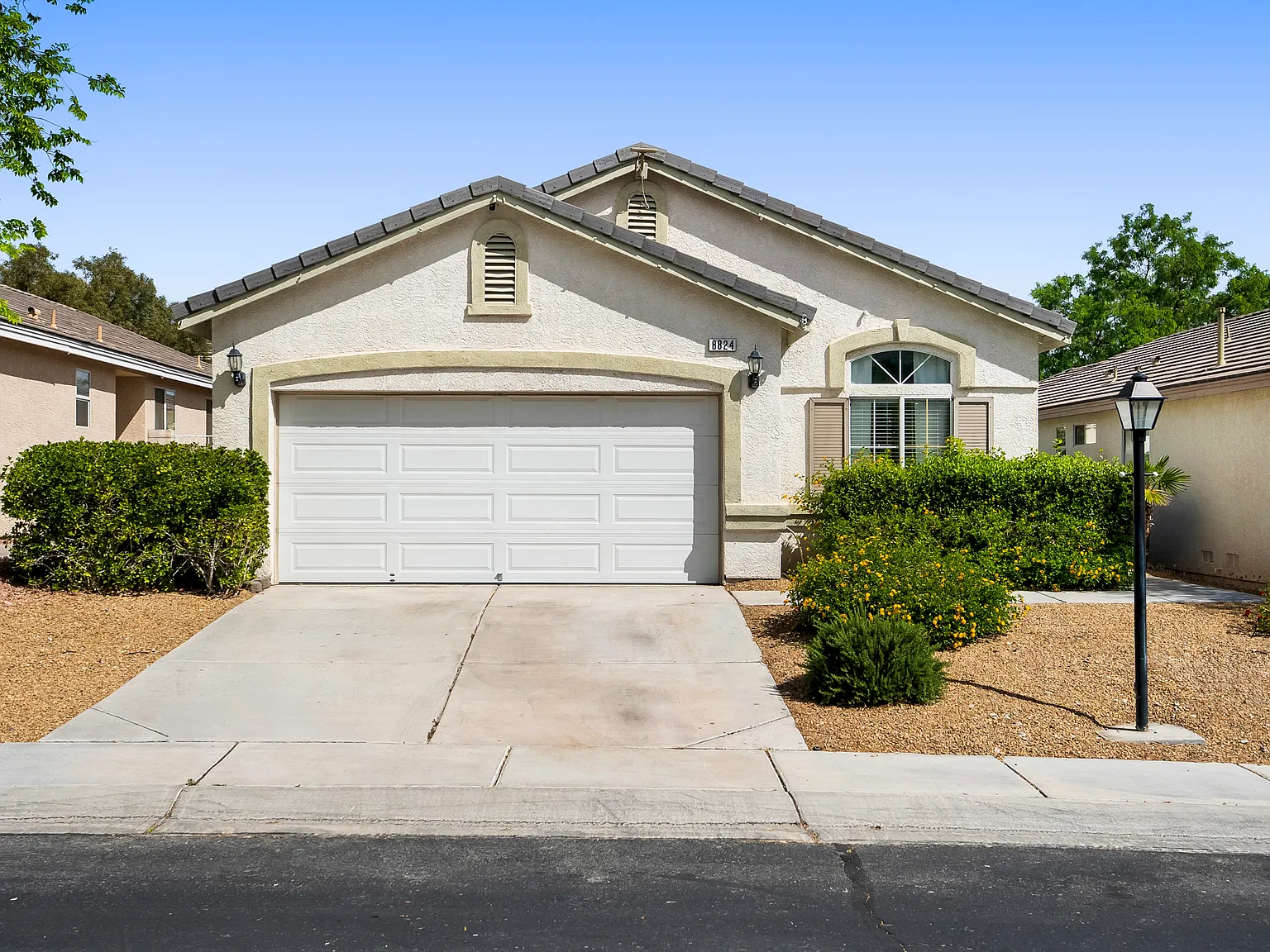 3 bed, 1305 sqft, $2,300 — Photo 3