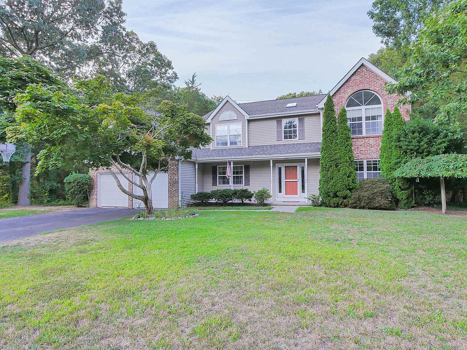 1st image of 727 E Village Dr