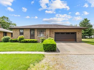 210 W Chatham St, Metamora, IL 61548