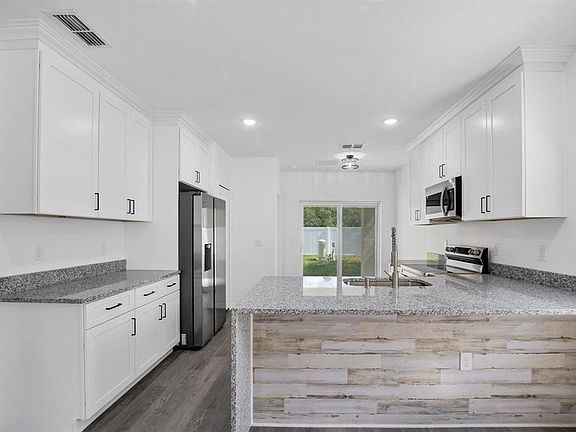 5th image of 3907 Adell Rd