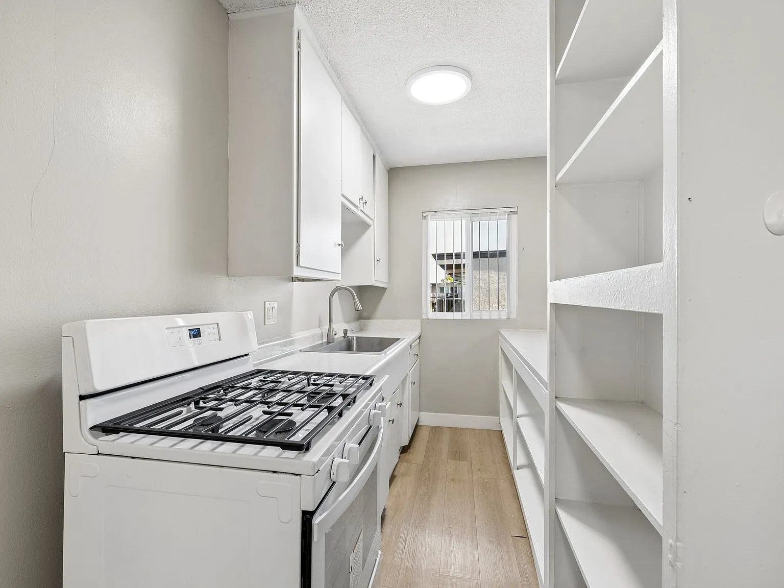 Marine Bay Apartments 3351 Marine Avenue, Gardena, CA 90249 — Photo 4