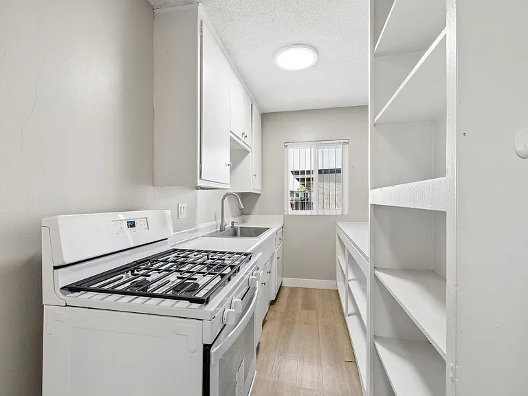 Marine Bay Apartments 3351 Marine Avenue, Gardena, CA 90249 — Photo 4