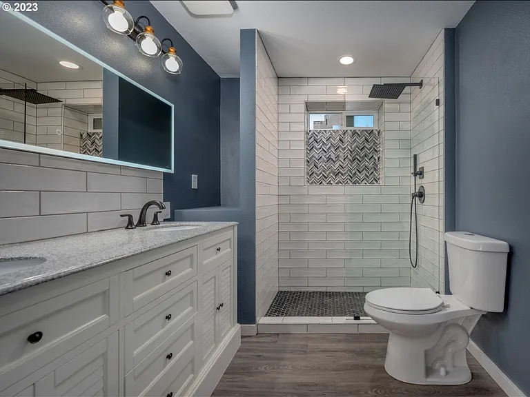2100 Willamette View Ct — Photo 3
