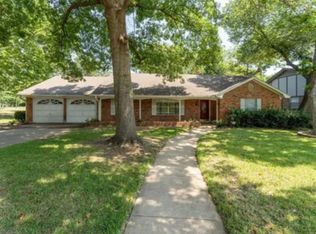 4215 Southcrest Dr, Arlington, TX 76013