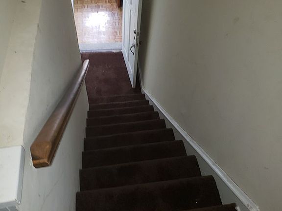 2nd image of 1320 Linden St APT B
