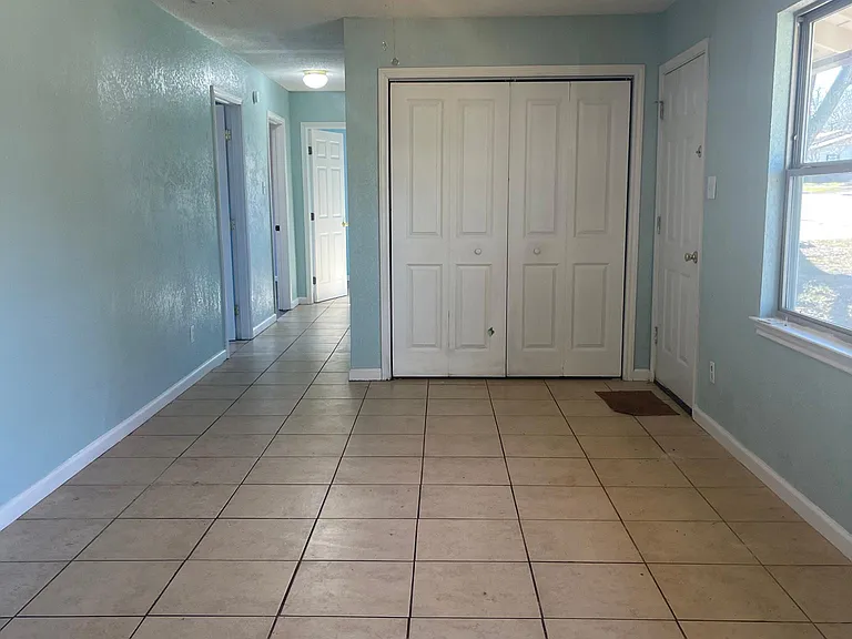 311 Allen St — Photo 8