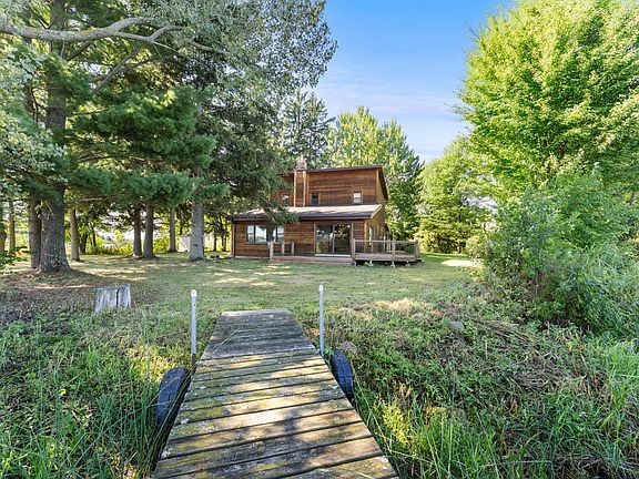 5th image of 246 Magnor Lake Ct