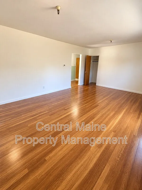 2 bed, 1.0 bath, $1,650 — Photo 4