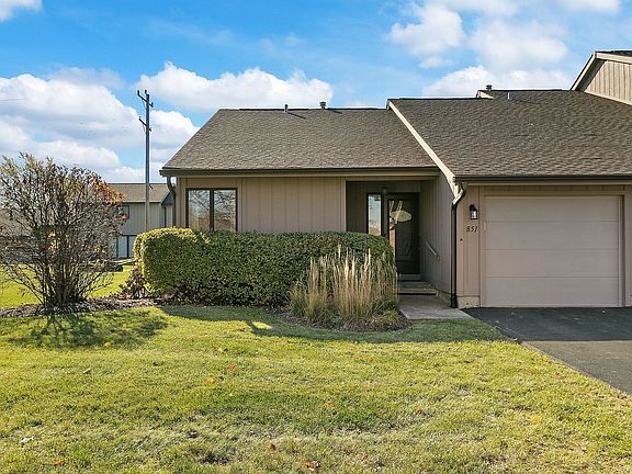 3rd image of 851 Shakespeare Dr