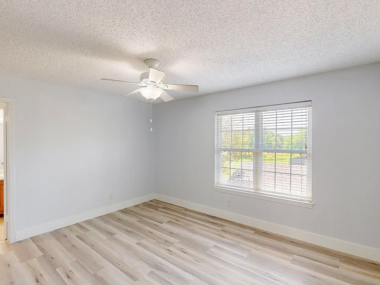 846 Creekside Dr — Photo 13
