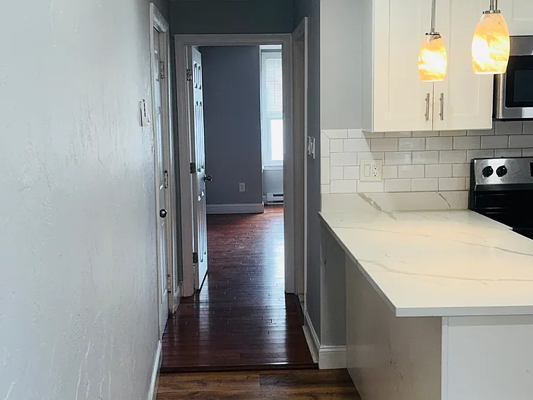 202 Lexington St #2 — Photo 1