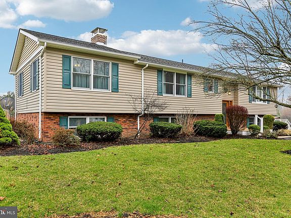 2nd image of 21306 Old York Rd