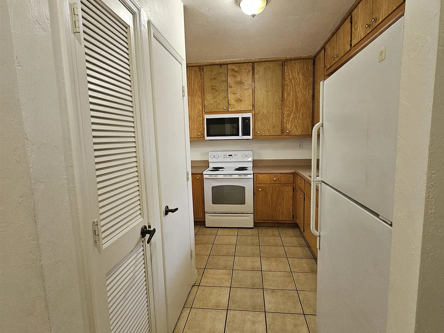 2 bed, 2.5 bath, 1250 sqft, $1,295 — Photo 3
