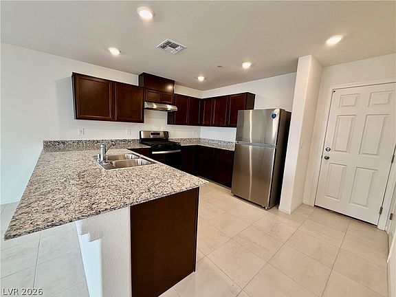 5th image of 2708 Sundial Crest Ct