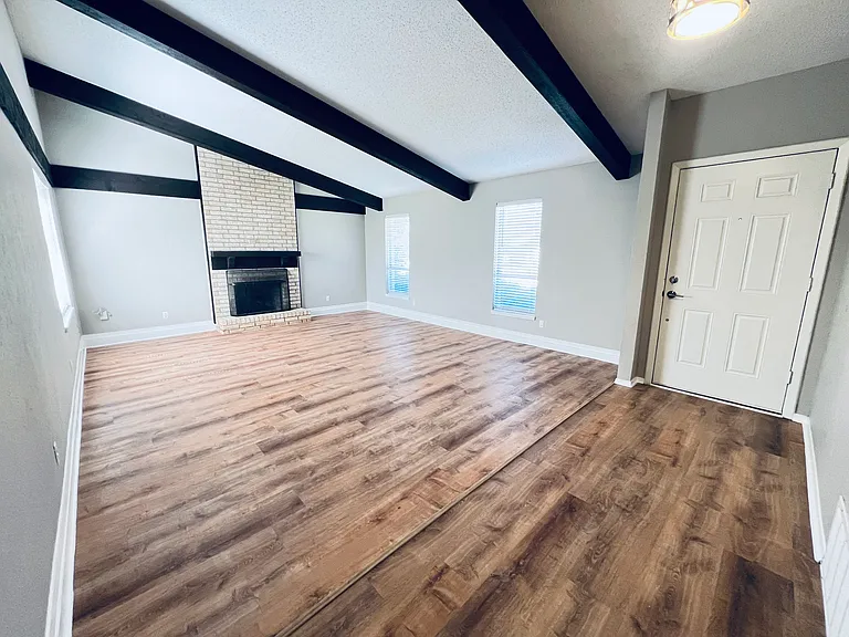 2102 Richwood Dr — Photo 8