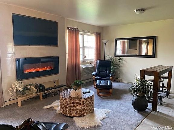 3rd image of 8 Dove Ct APT H
