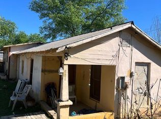 801 N 4th St, Carrizo Springs, TX 78834