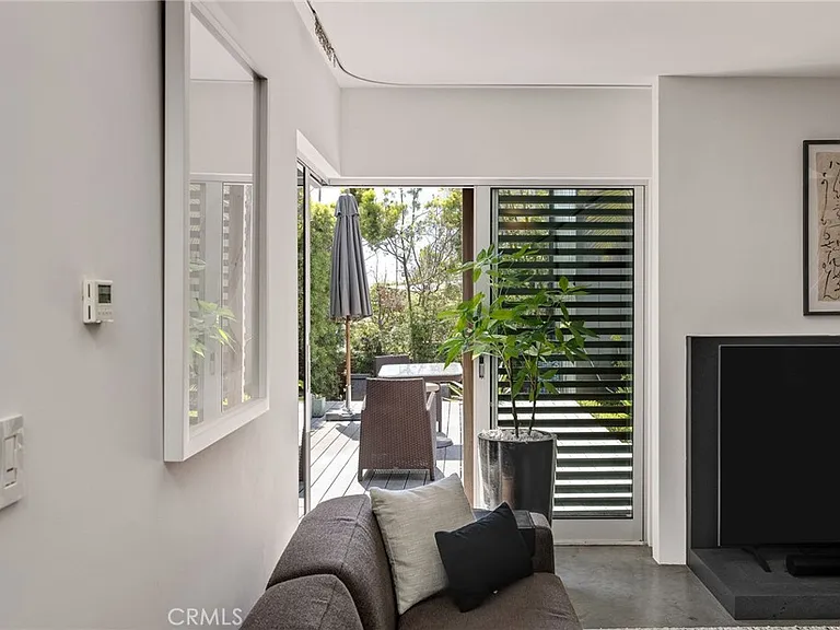 27 Driftwood St — Photo 5
