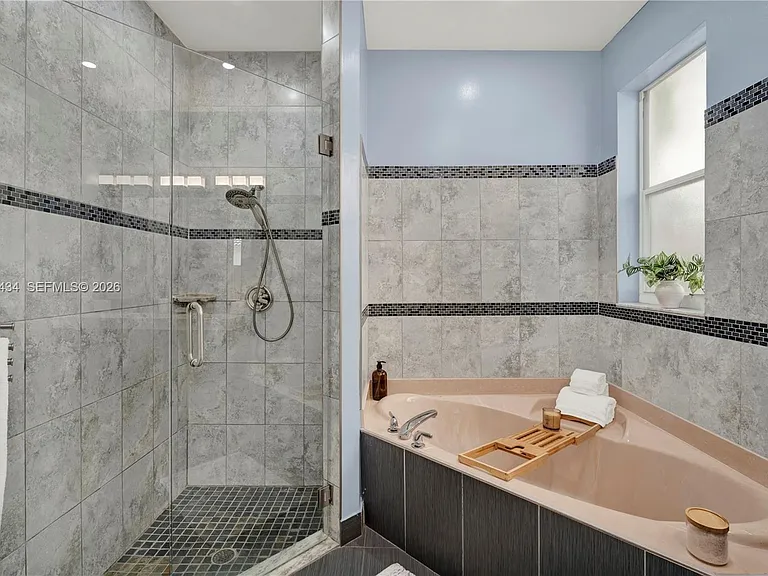 1251 Hayes St — Photo 21