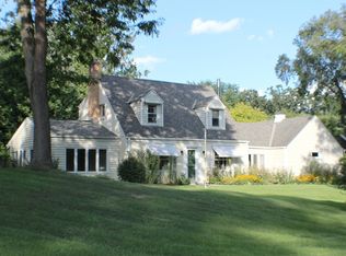 1085 Grandview Dr, Elm Grove, WI 53122