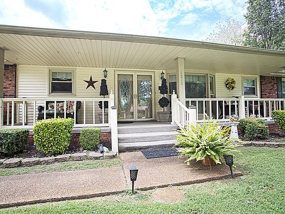 4th image of 1212 Mayes Dr