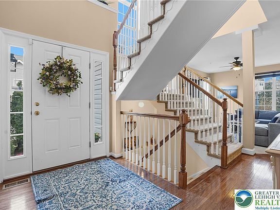 3rd image of 5459 Spring Ridge Dr