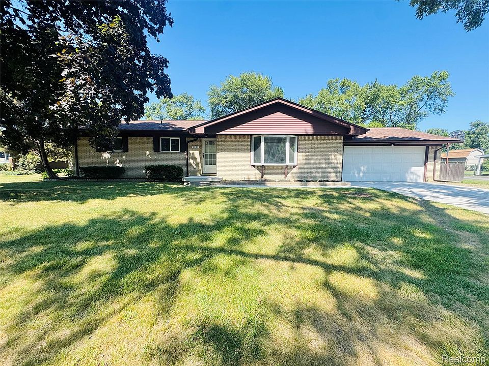 1st image of 2731 Huntington Park Dr
