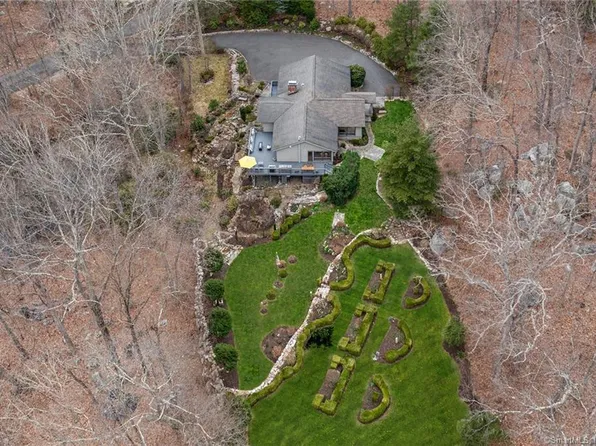 17 Pent Road, Weston, CT 06883