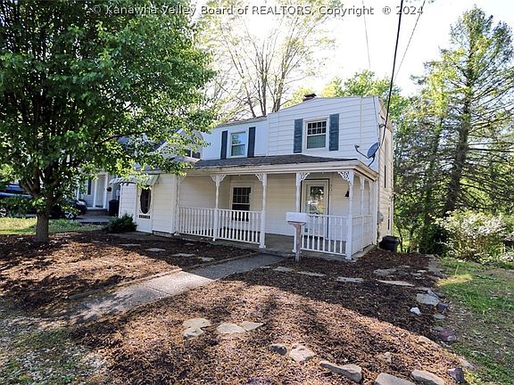 2nd image of 205 28th St SE
