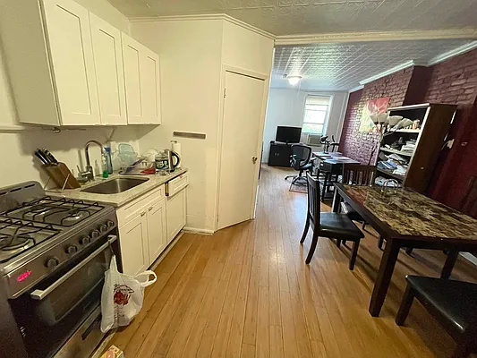 Rented by Delmark Realty LLC | media 25