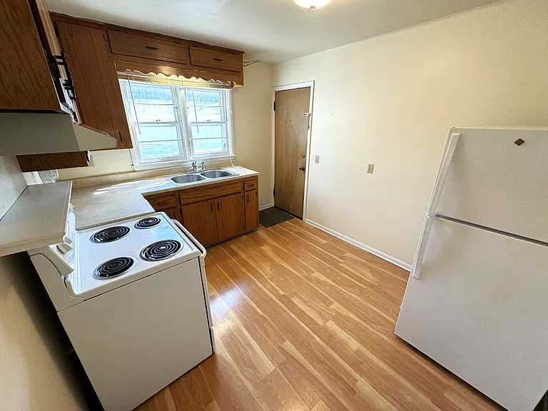 401 Palomino Ln — Photo 8