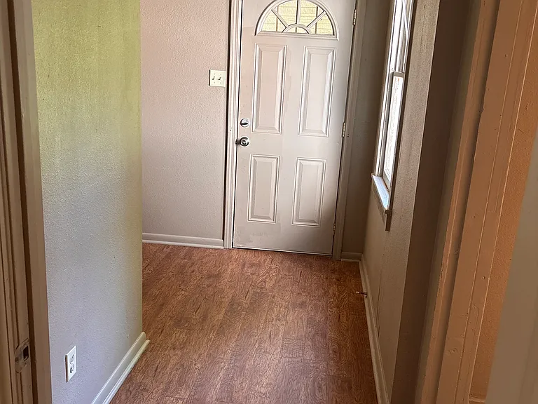 300 Rose Ln — Photo 20