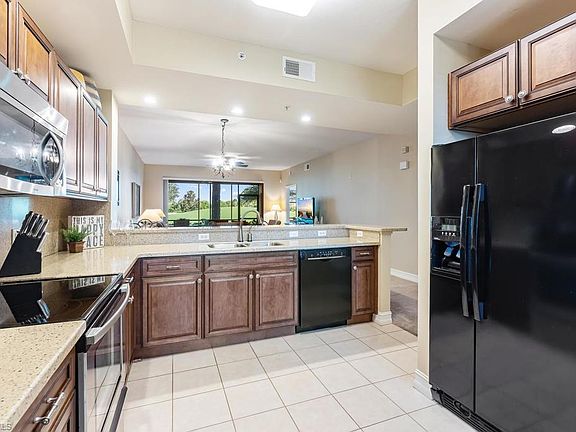 5th image of 4690 Turnberry Lake Dr Unit 103
