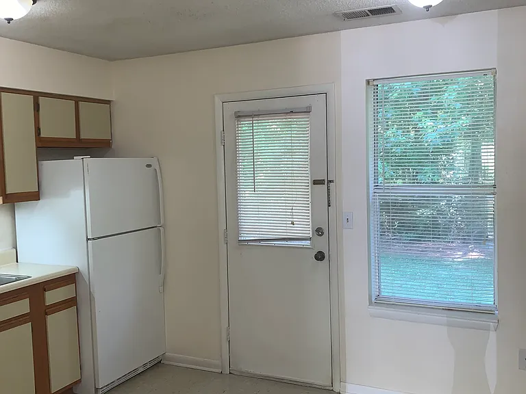 302 Greenwood Dr #302 — Photo 11