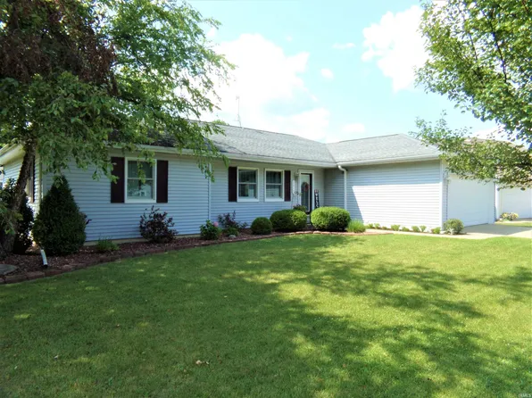 1417 Shire Dr, Angola, IN 46703