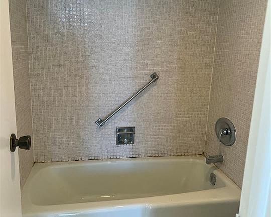 5th image of 16751 NE 9th Ave #300