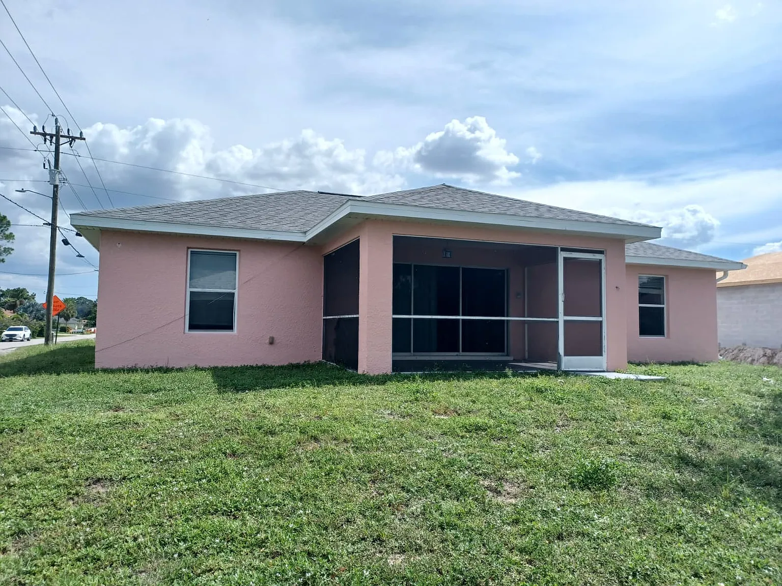 3 bed, 1408 sqft, $1,800 — Photo 2