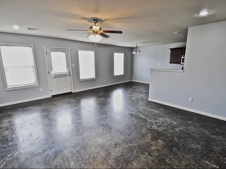 3884 Turfway Dr — Photo 3