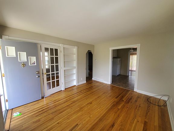 3rd image of 35512 Farragut Ave