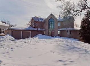 1415 Woodview Ln SW, Rochester, MN 55902