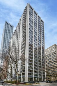 222 E Pearson St APT 2101, Chicago, IL, 60611