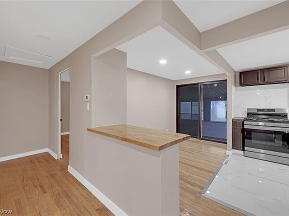 5th image of 6377 Ledgebrook Dr