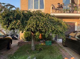19 Strauss St #1, Staten Island, NY 10305